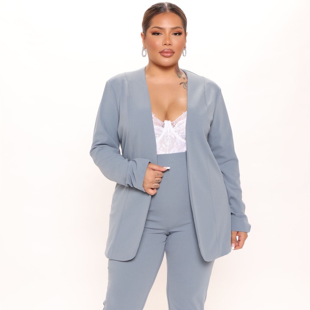Pant suit